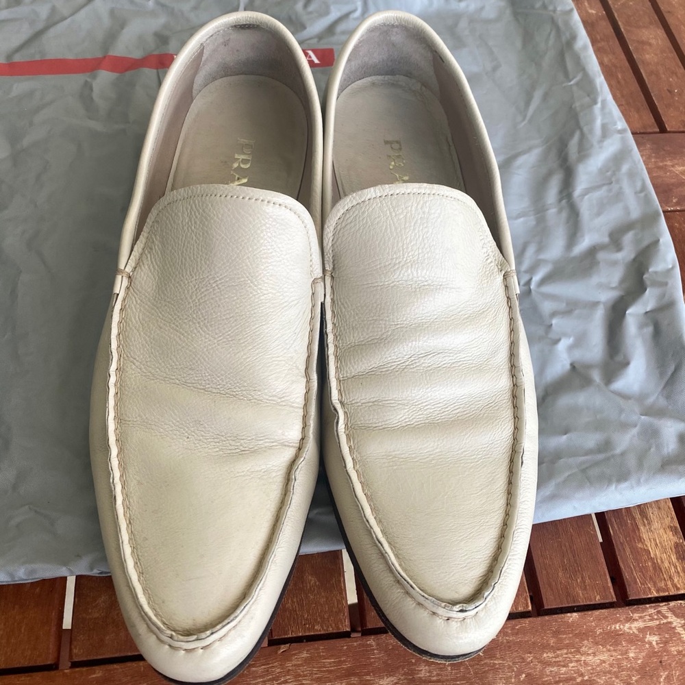 PRADA MENS OFF WHITE BEIGE LOAFERS SIZE 10